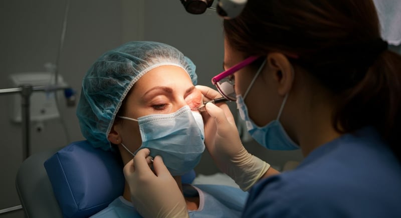عملية تجميل الجفون لتحسين مظهر الشباب