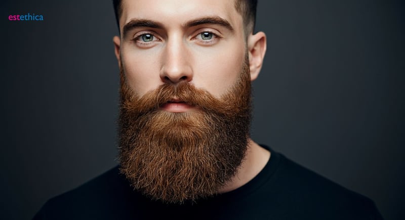 Homme avec barbe dense, conseils pour croissance et zones clairsemées