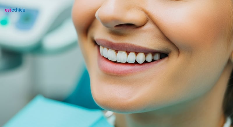 Keramikveneers vs. Komposit Veneers: Vergleich