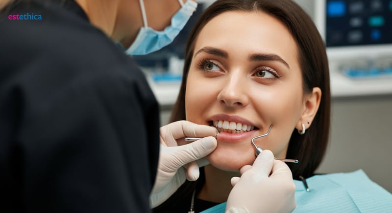 Porcelain vs. Composite Veneers: Choosing Your Perfect Match